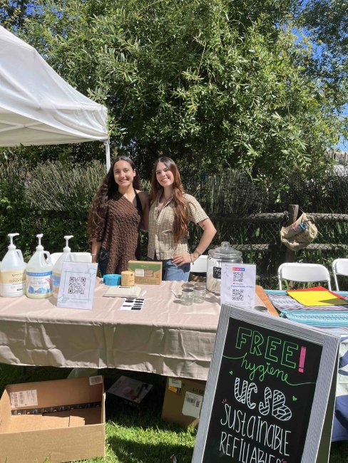ELI students at refill station for IV Earth Day